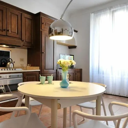 Piero Della Francesca By Halldis Apartment Mailand